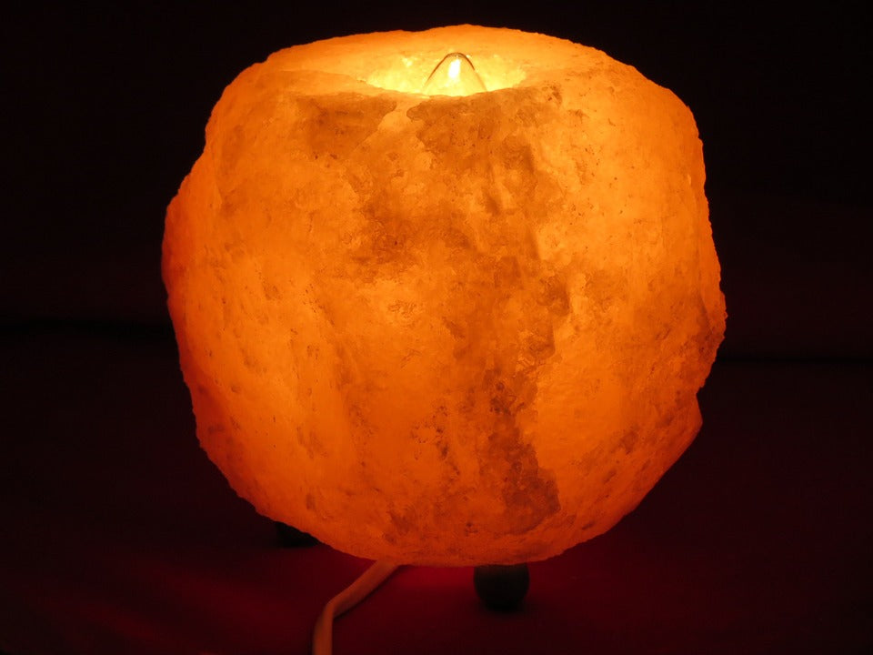 How long can a Himalayan salt lamp stay on?