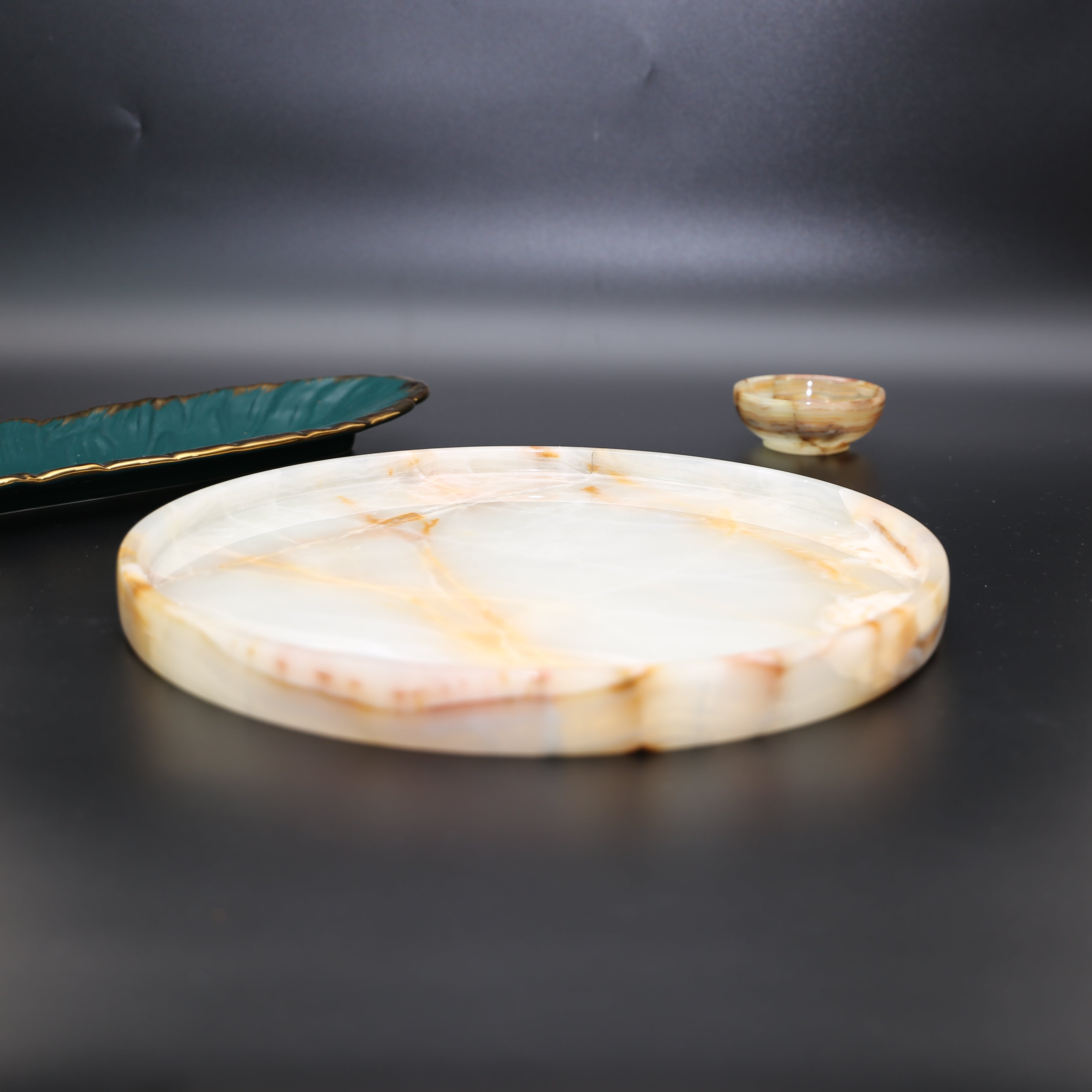 Onyx Crystal Tray - Round 12in